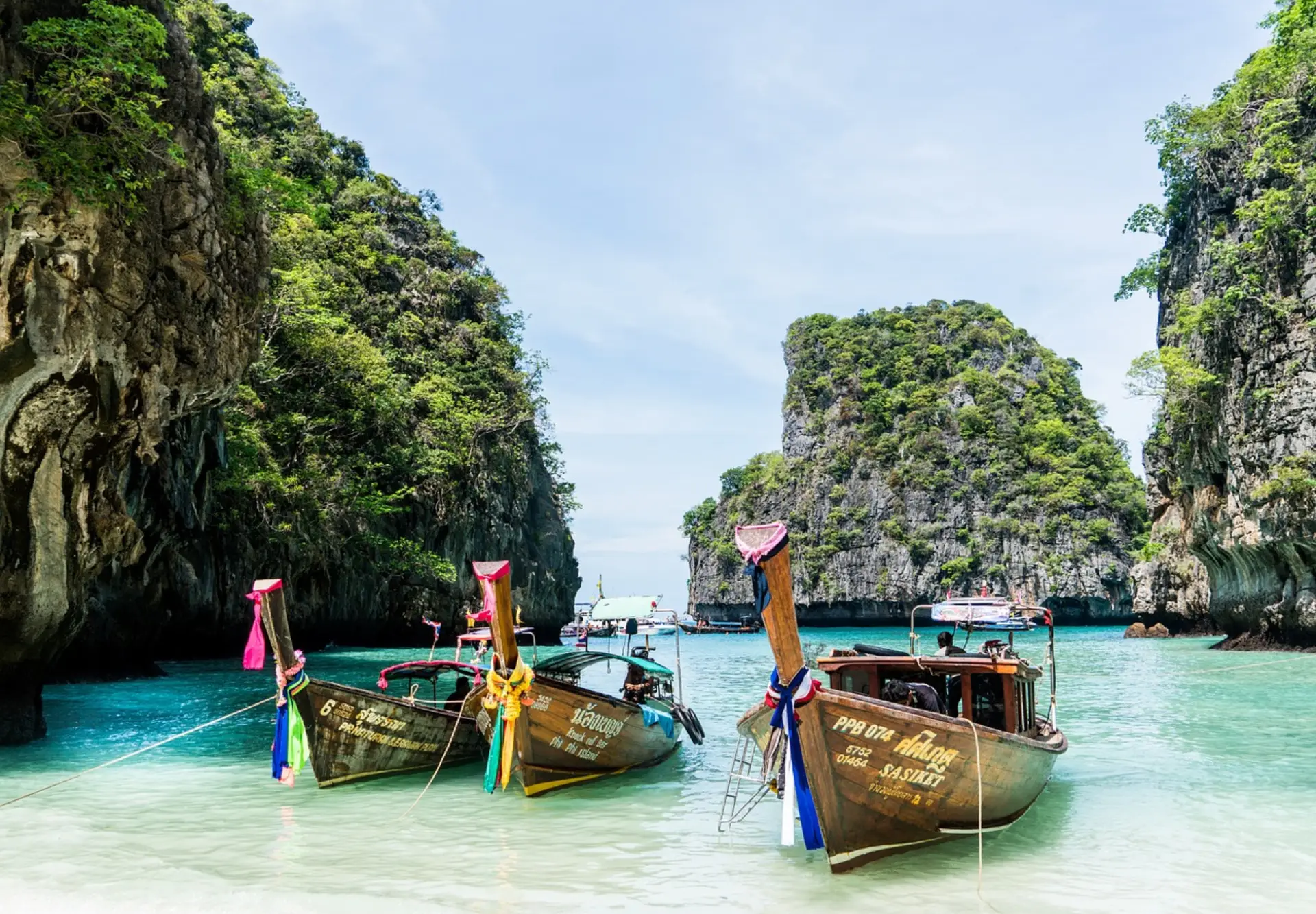 8 Romantic Islands Abroad That Won't Break the Bank