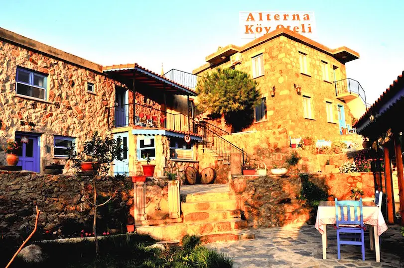Alterna Village House