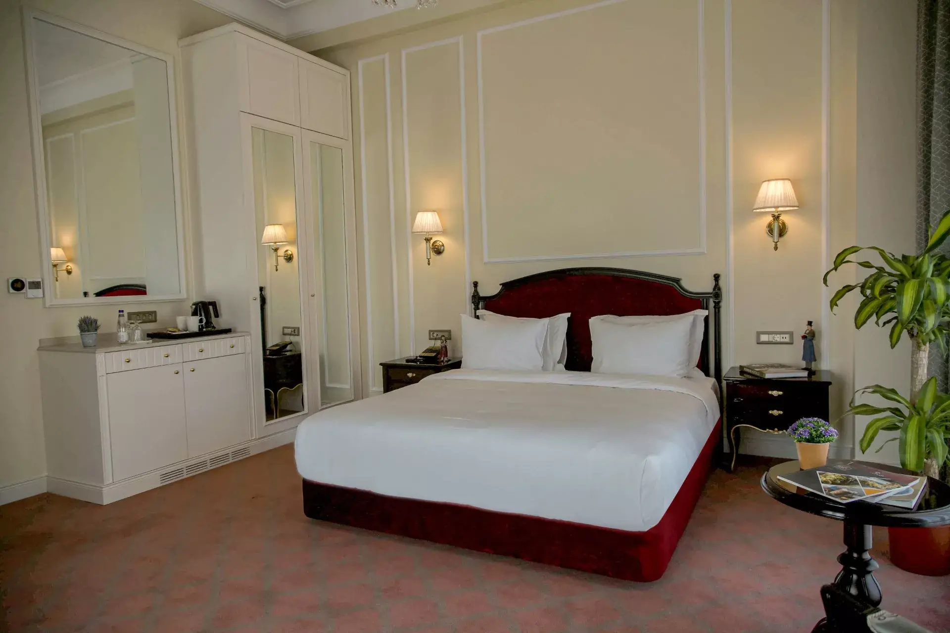 Deluxe French Bed Room