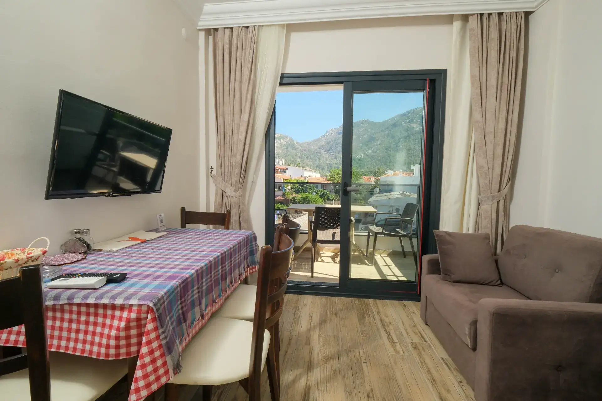 1 Bedroom Apartment with Mountain and Forest View