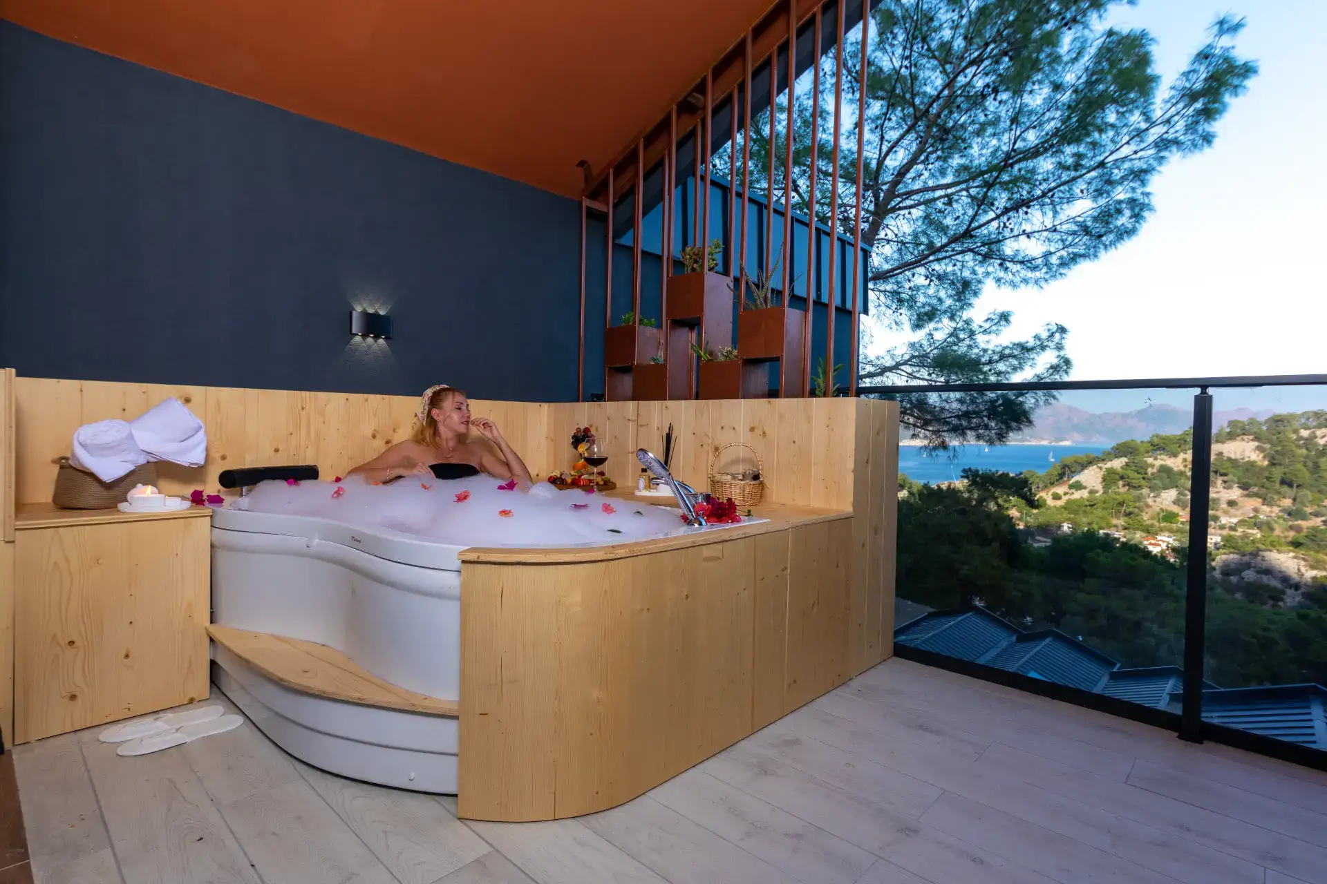 De Luxe Room with Sea view/Jacuzzi